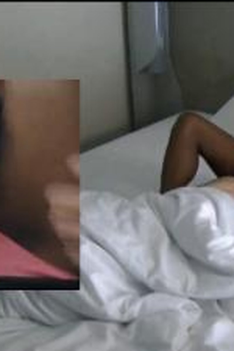 Ebony Pussy Eating Under Cover (Short Edit) - Screenshot 1 of 4 - Black