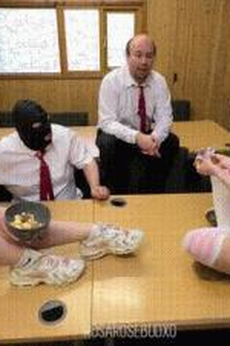 Fortune Teller Forfeits - Screenshot 1 of 4 - Bitch