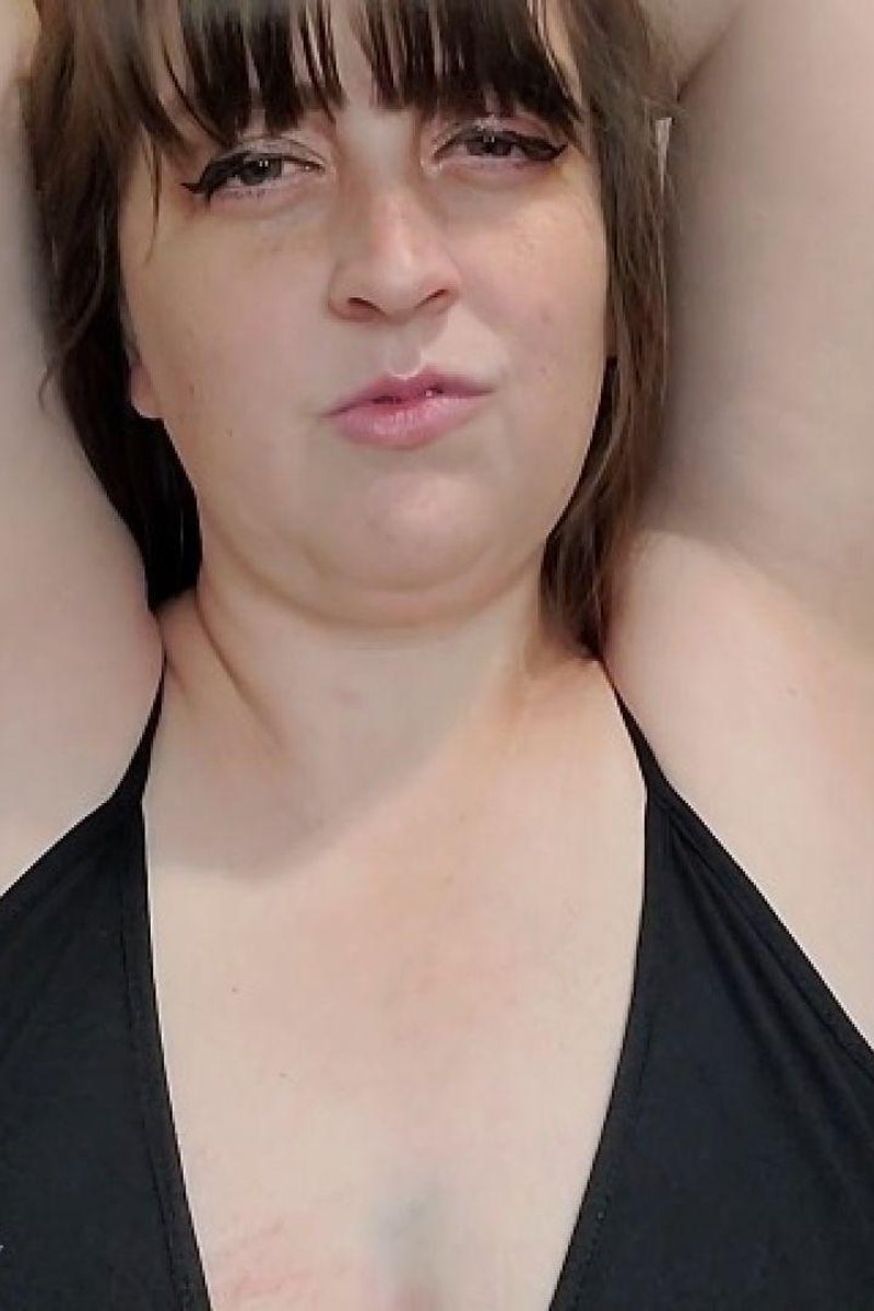 Weak For Armpits - Screenshot 1 of 4 - Armfetish
