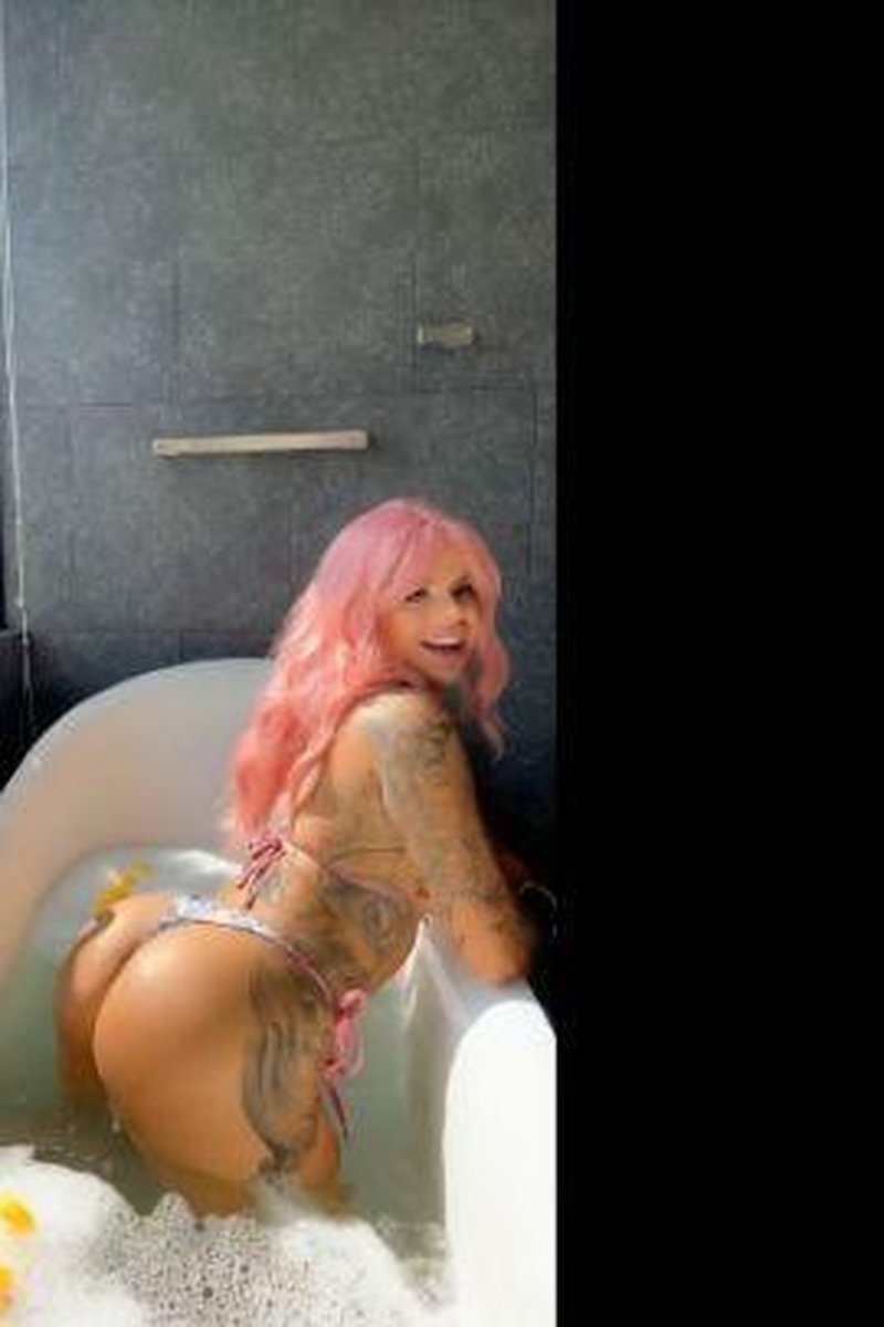 Pixie's Bath Time - Screenshot 1 of 4 - Bathroom