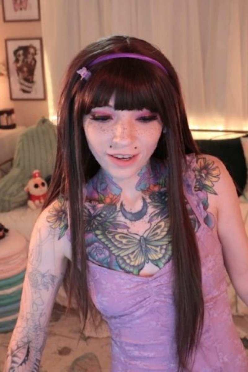 Try On - Screenshot 1 of 4 - Adorable