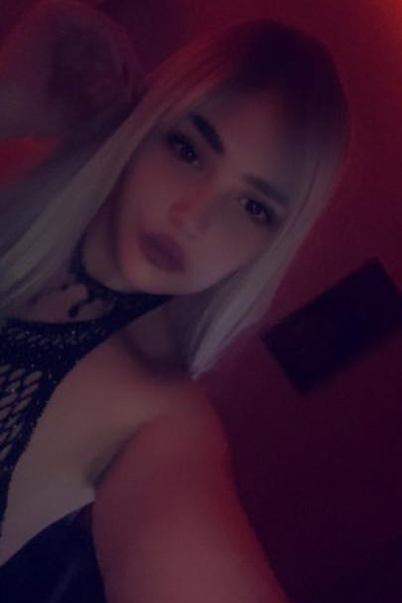 TP-manyvidslunafoxxx-my-first-video-getting-completely-uncovered-just-for-you