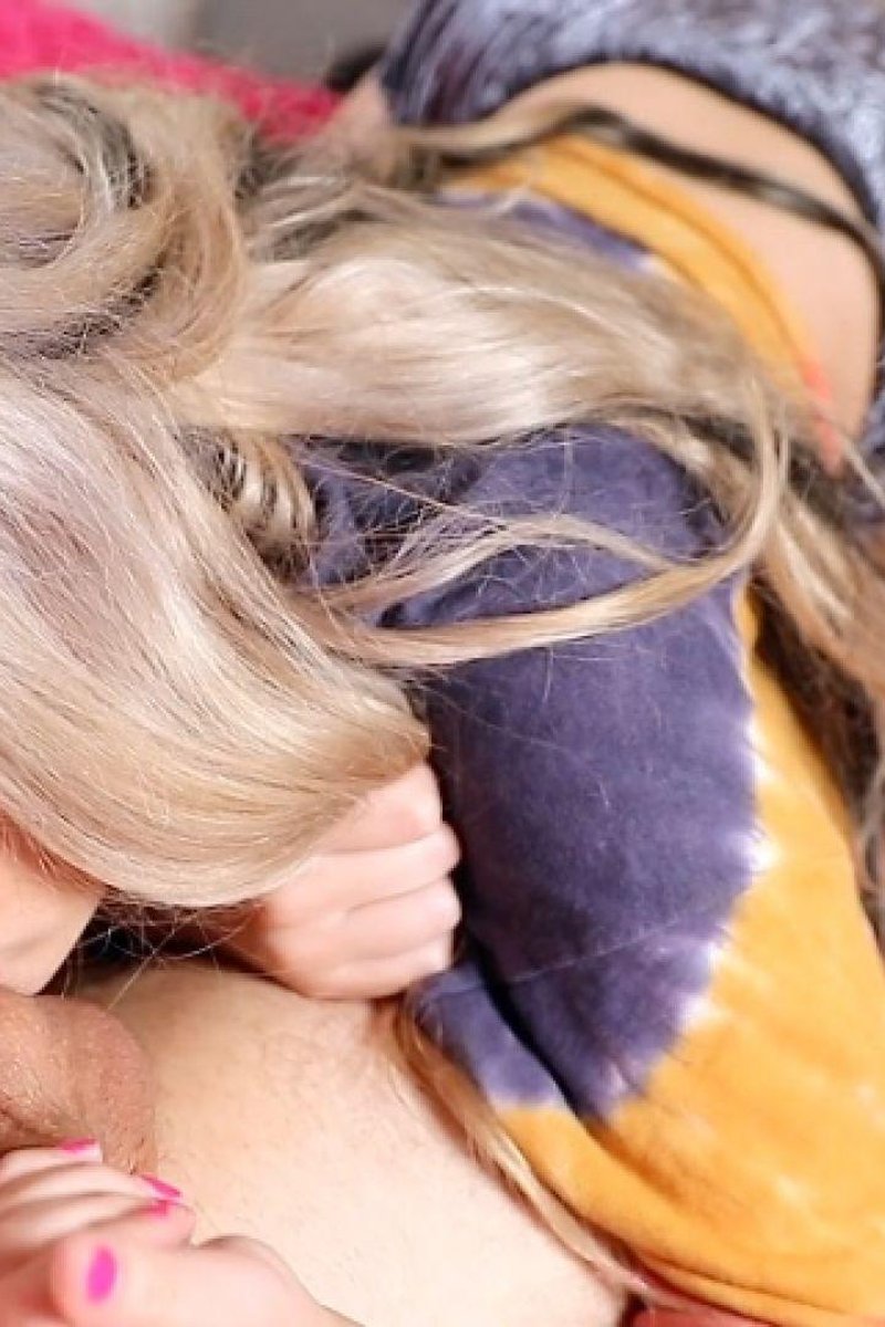 Breed Me Please - Screenshot 1 of 4 - Blonde Hair (Female)