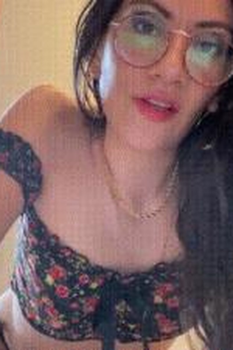 You're Replaceable - Screenshot 1 of 4 - Cuckolding