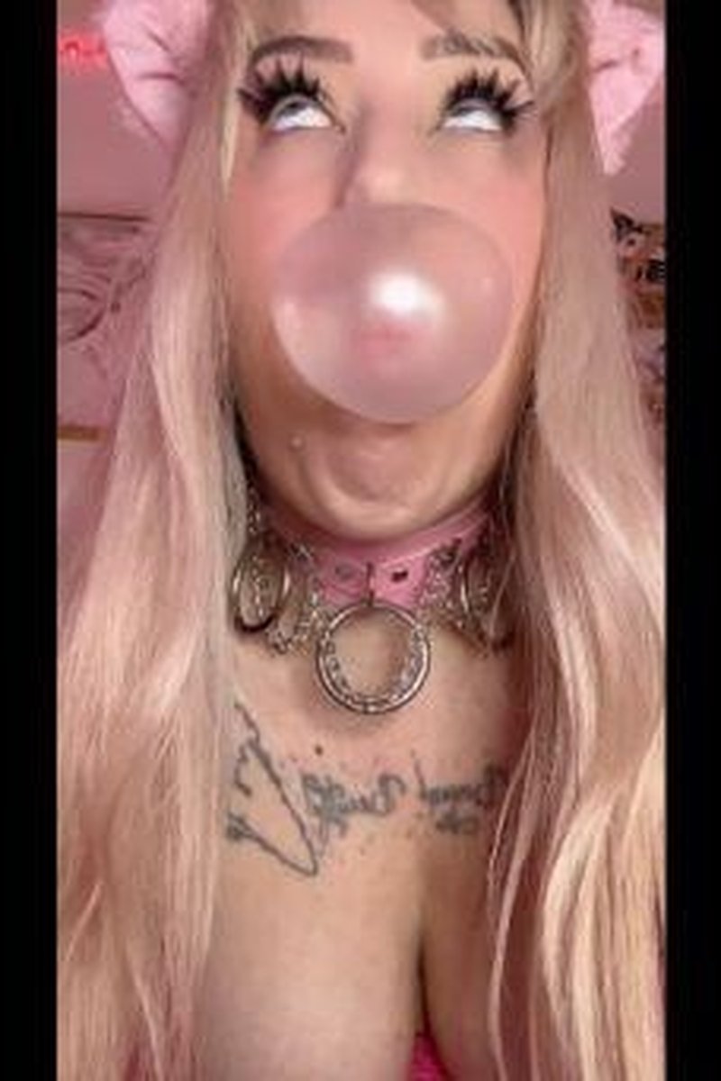 Bubble Gum Kitty - Screenshot 1 of 4 - Alternative Girl