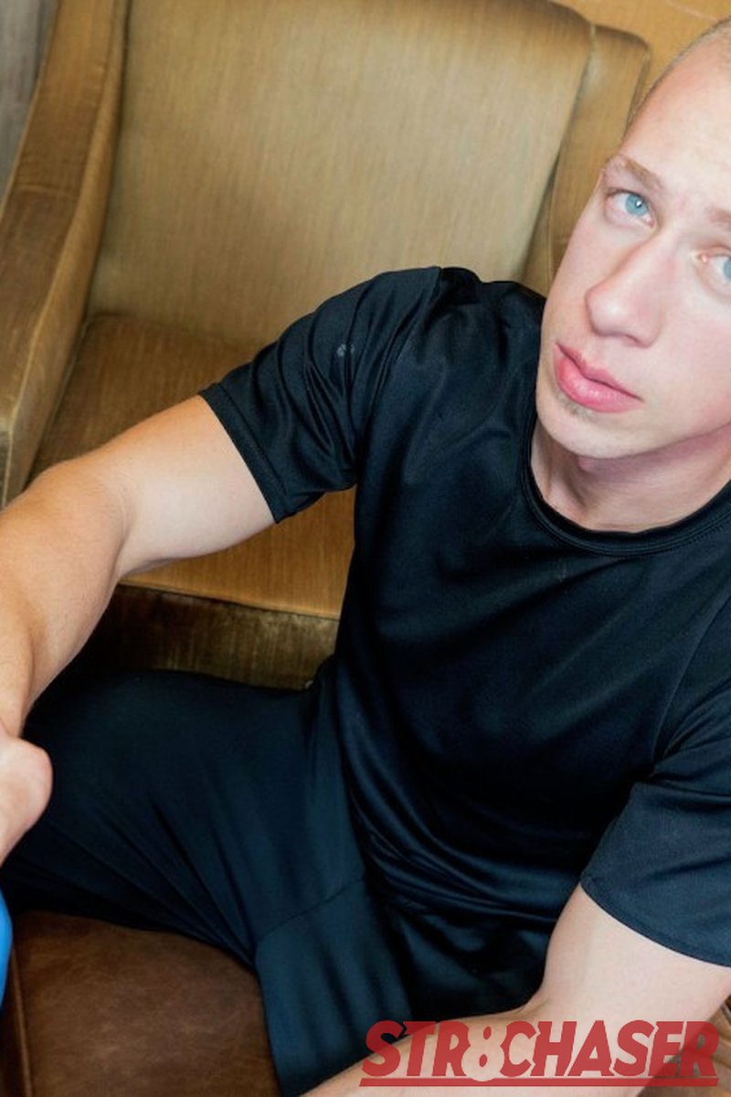 Jon - Screenshot 1 of 4 - Anal