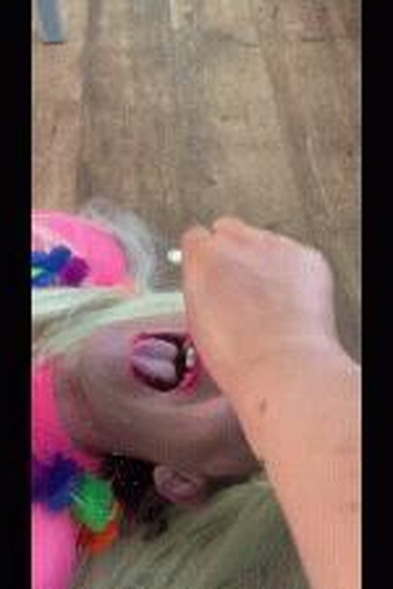 Sissy Ashtray - Screenshot 1 of 4 - British Domme