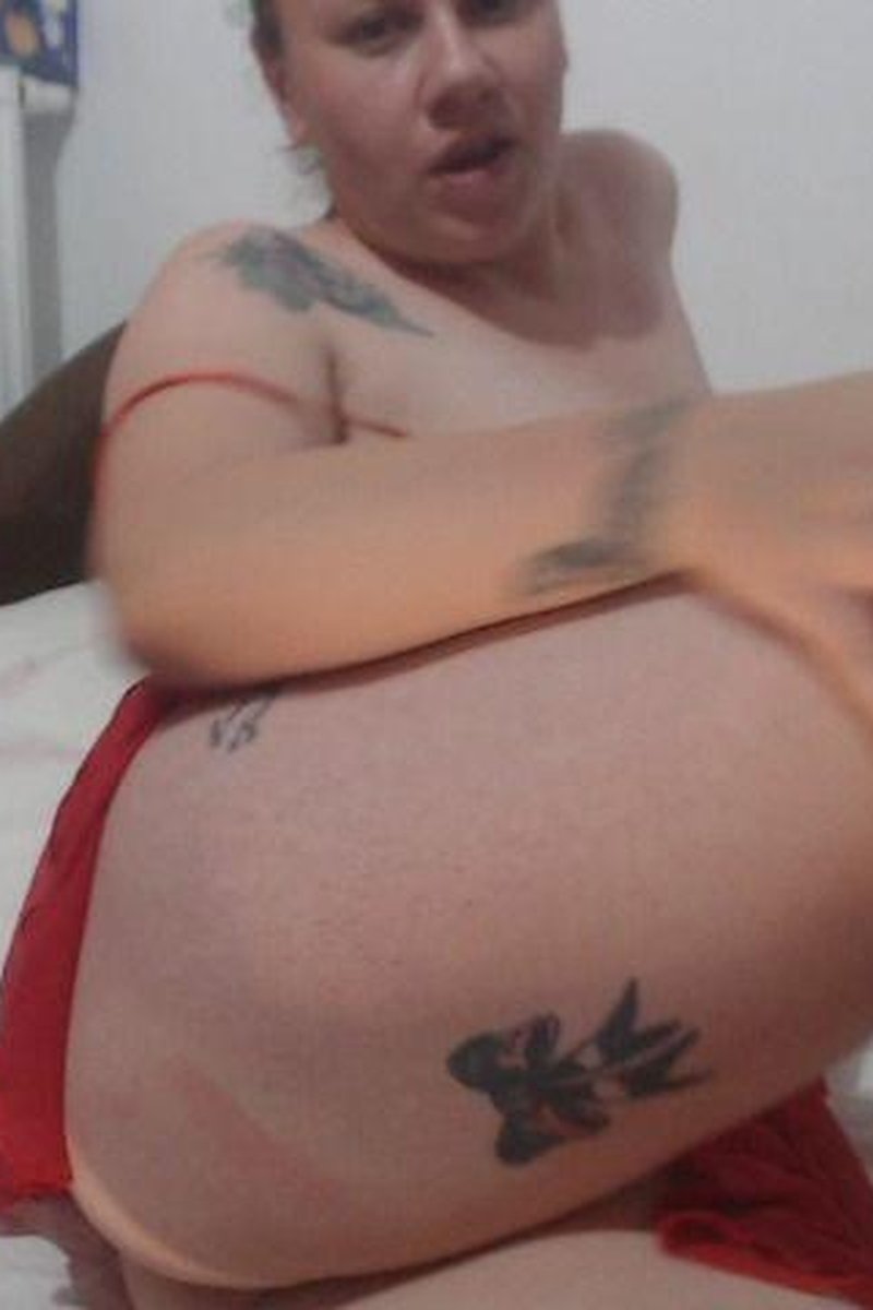 Squirt Time - Screenshot 1 of 4 - Curvy