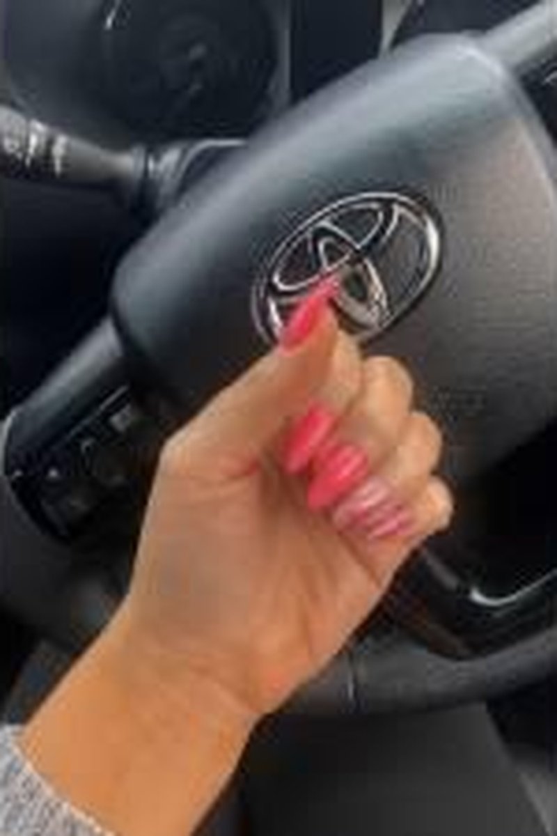 Birthday Nails - Screenshot 1 of 4 - Birthdays
