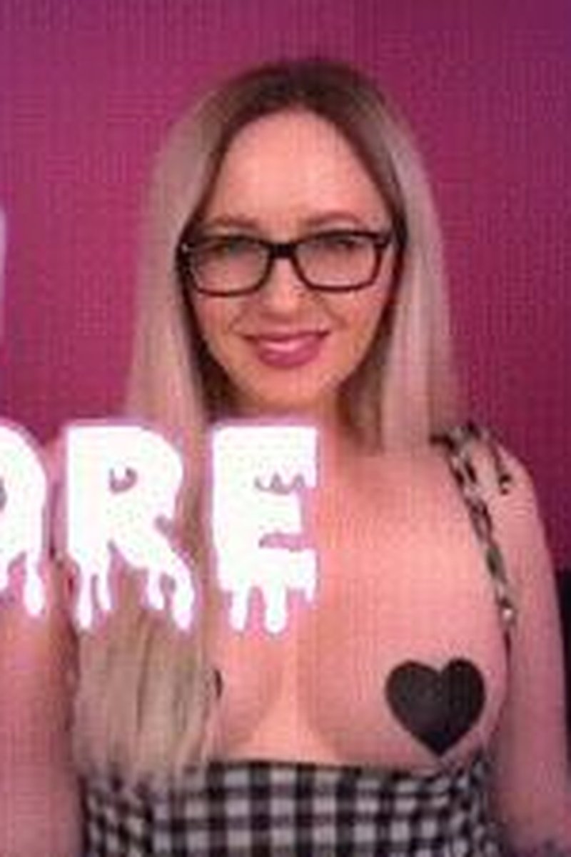 Cum Whore - Screenshot 1 of 4 - Bitch