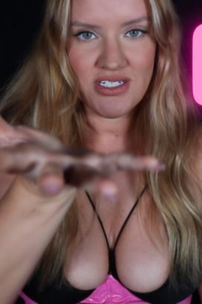 Cuck Wallet - Screenshot 1 of 4 - Cuckolding