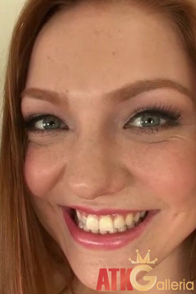 Farrah Flower - Interview - Screenshot 1 of 4 - Caucasian