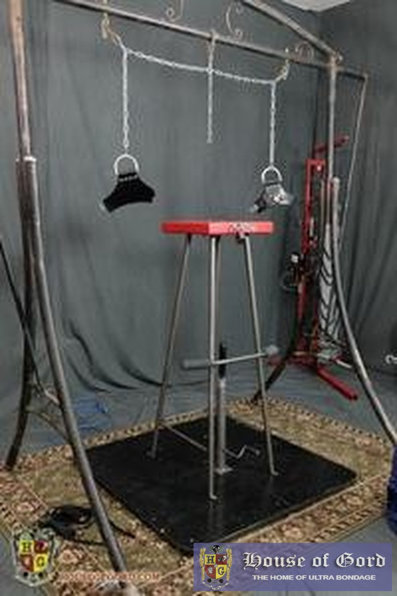 The Punishment Stool - Screenshot 1 of 4 - Boots