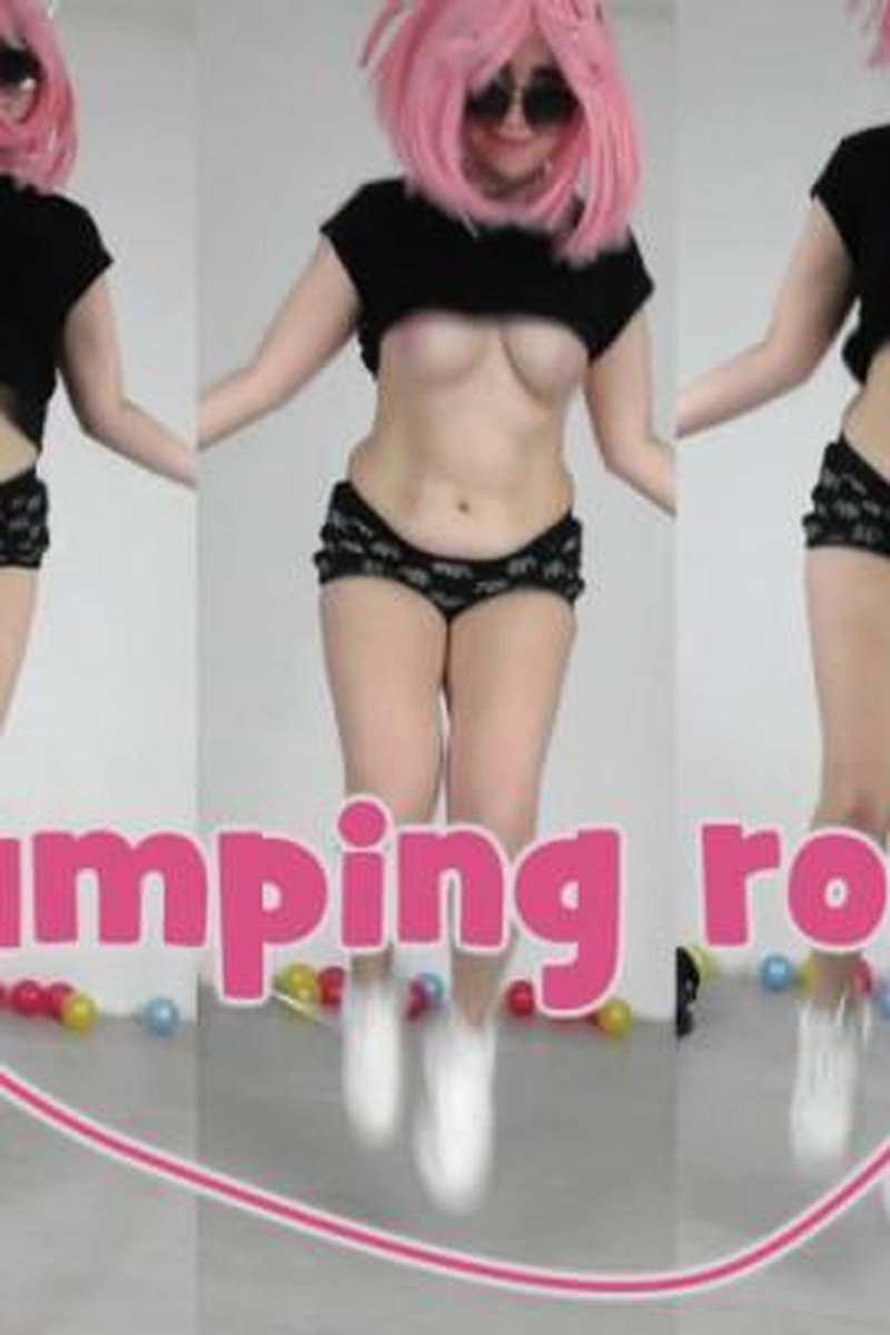 Jumping Rope - Screenshot 1 of 4 - Medium Tits