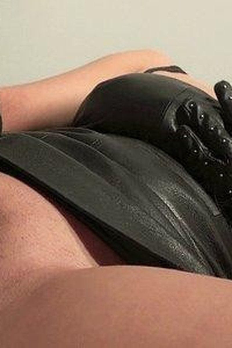 Hot Blonde Fingers in Leather (Mp4) - Screenshot 1 of 4 - Blond Hair