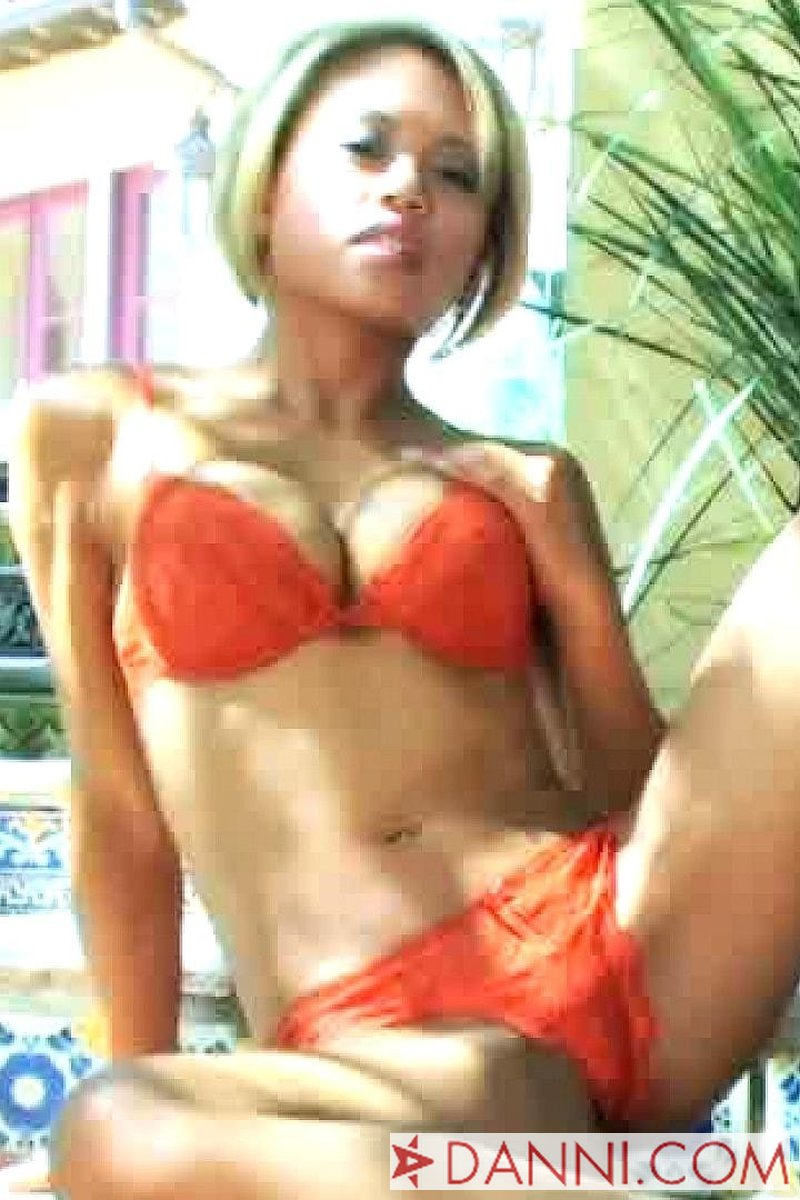 Sun Spot - Screenshot 1 of 4 - Blond Hair