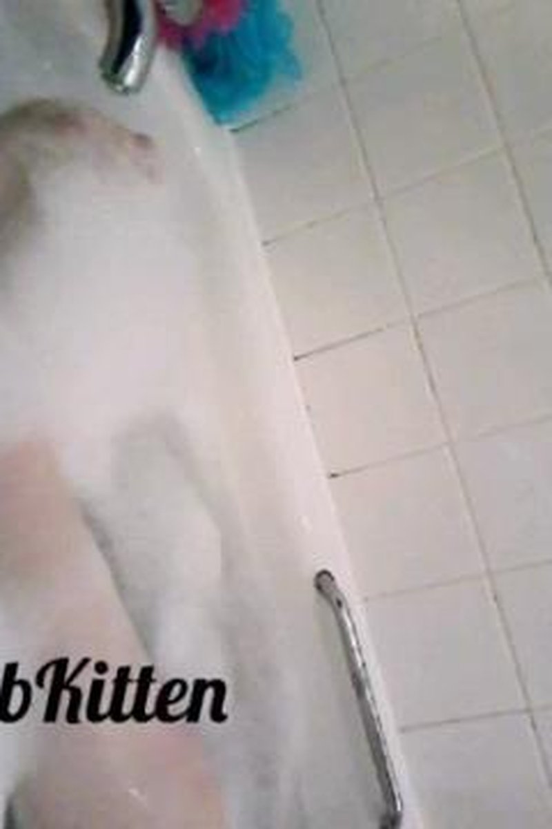 Pregnancy Bathtime - Screenshot 1 of 4 - BBW