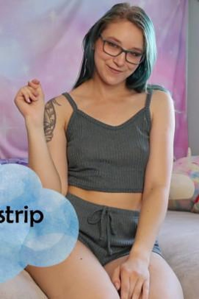 Snap, Send, Strip - Screenshot 1 of 4 - Domination