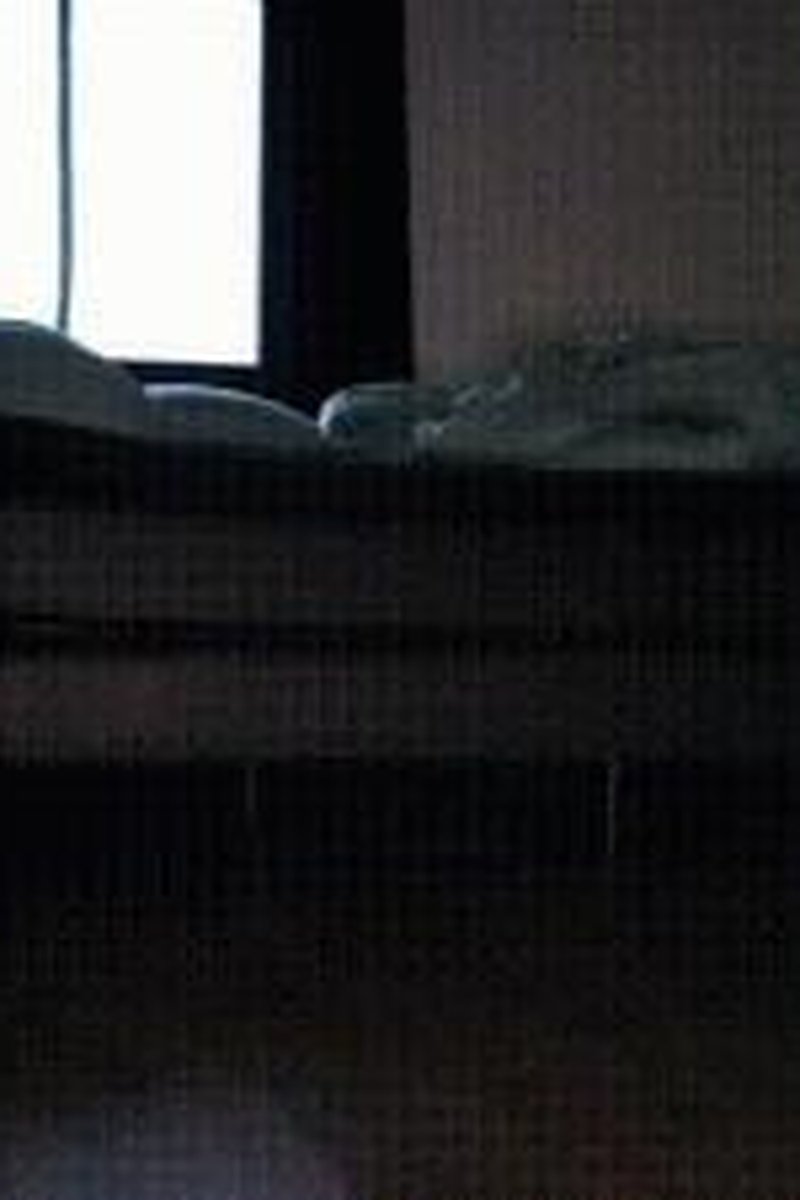 ASMR Switching Bedsheets - Screenshot 1 of 4 - Nudists