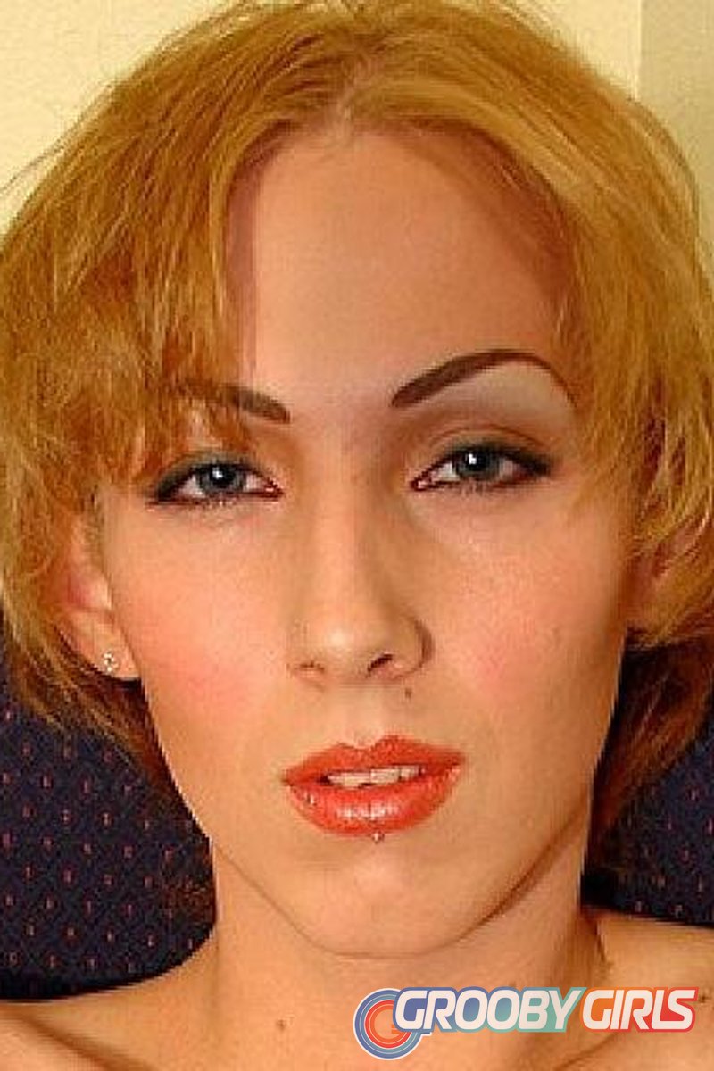 Seductive Athena Addams - Screenshot 1 of 4 - Transgender