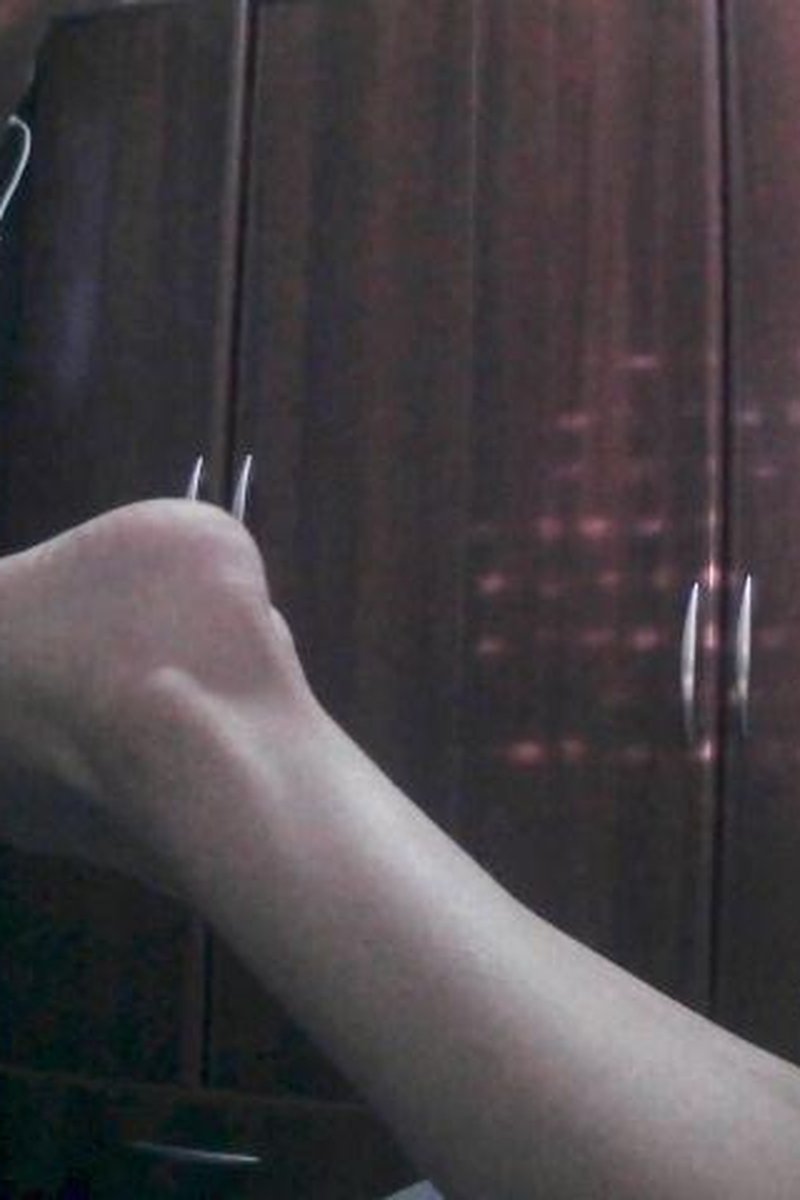 Big Cumshot In Her Soft Feet Side View - Screenshot 1 of 4 - Cumshot