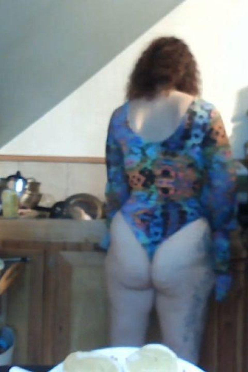 Cooking Lunch - Screenshot 1 of 4 - Ass Fetish