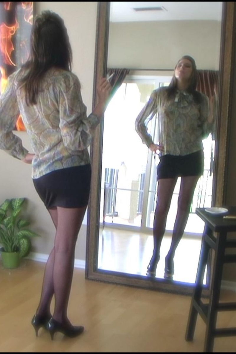 Chrissy 5 - Screenshot 1 of 4 - Spanking