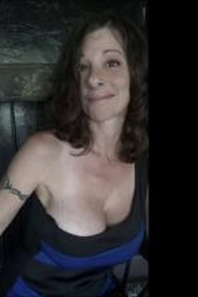 Thin Cigar - Screenshot 1 of 4 - Big Tits