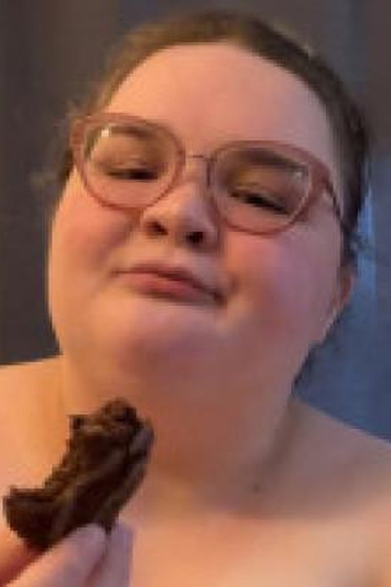 Ssbbw Cookie Devouring - Screenshot 1 of 4 - BBW