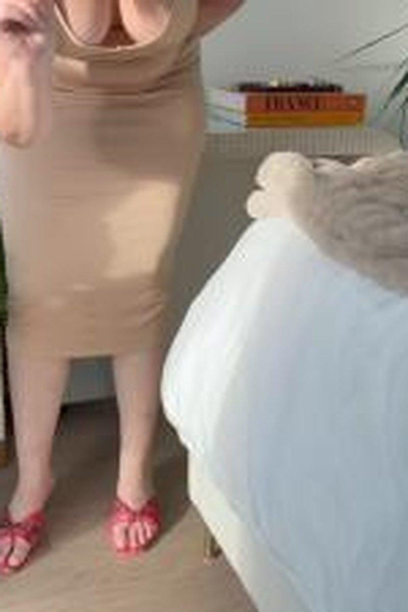 TP-iwantclipsnicolettebloom-step-mommy-in-heels-spanks-after-church