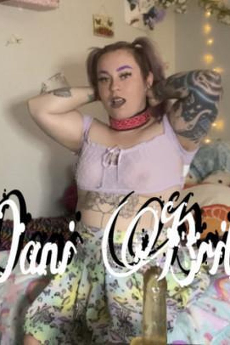 Dani Needs Help - Screenshot 1 of 4 - Blowjob