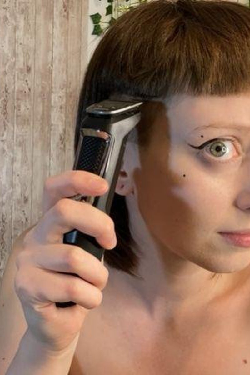 Dom Instructs Thena, Head Shave Tease - Screenshot 1 of 4 - Hair Cutting