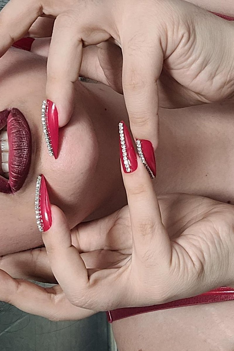 Femme Fatale Divine Face With Red Stiletto Nails - Screenshot 1 of 4 - BBW