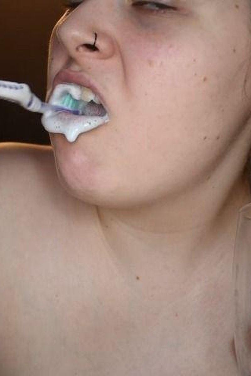 Brushing My Teeth - Screenshot 1 of 4 - BBW