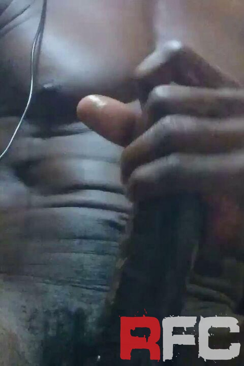 Stroking Dick - Screenshot 1 of 4 - Big Muscle Guys