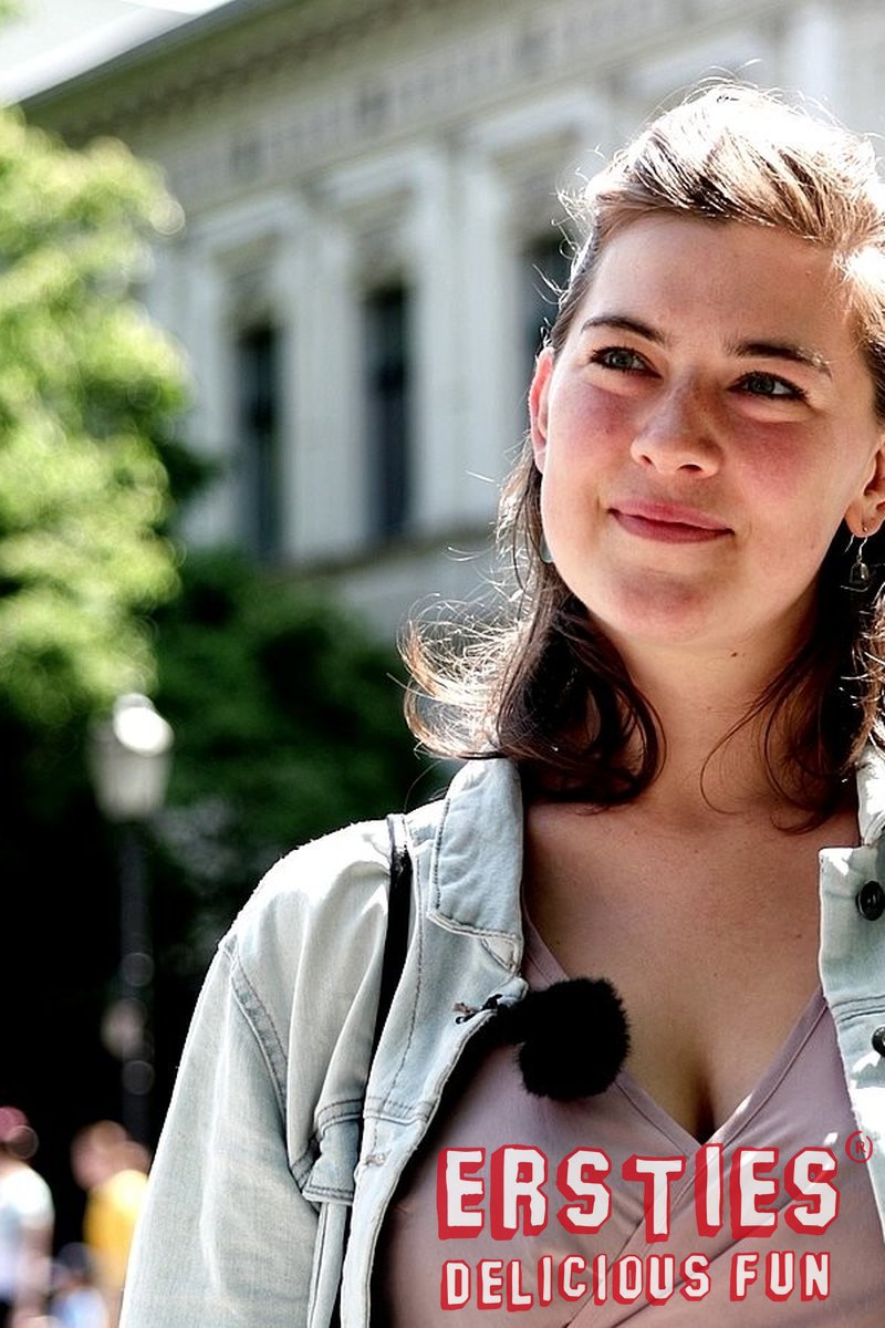 Blind Date - Screenshot 1 of 4 - European