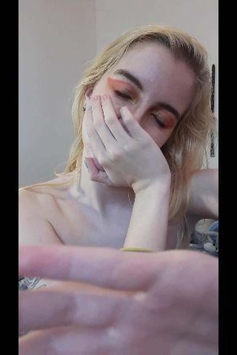 Hands Sniffing - Screenshot 1 of 4 - Body Worship