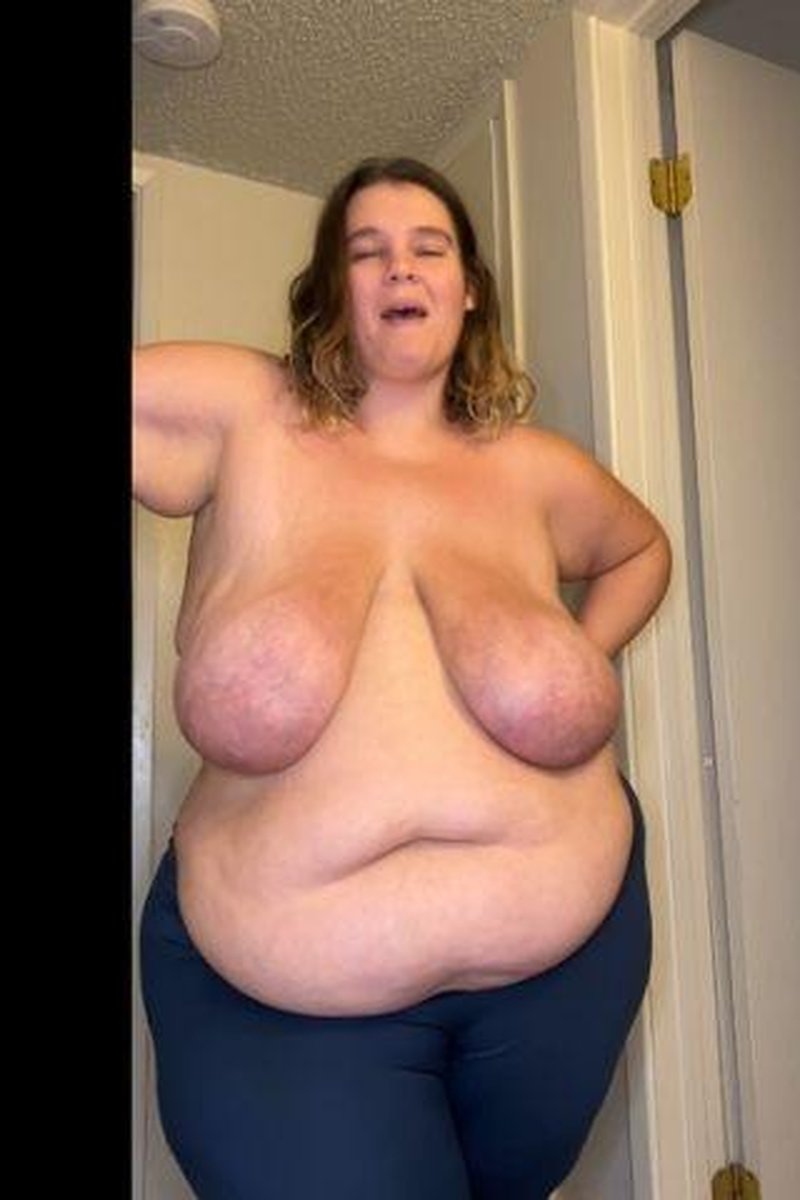 BBW Weightlifting Coach Fantasy Roleplay - Screenshot 1 of 4 - BBW