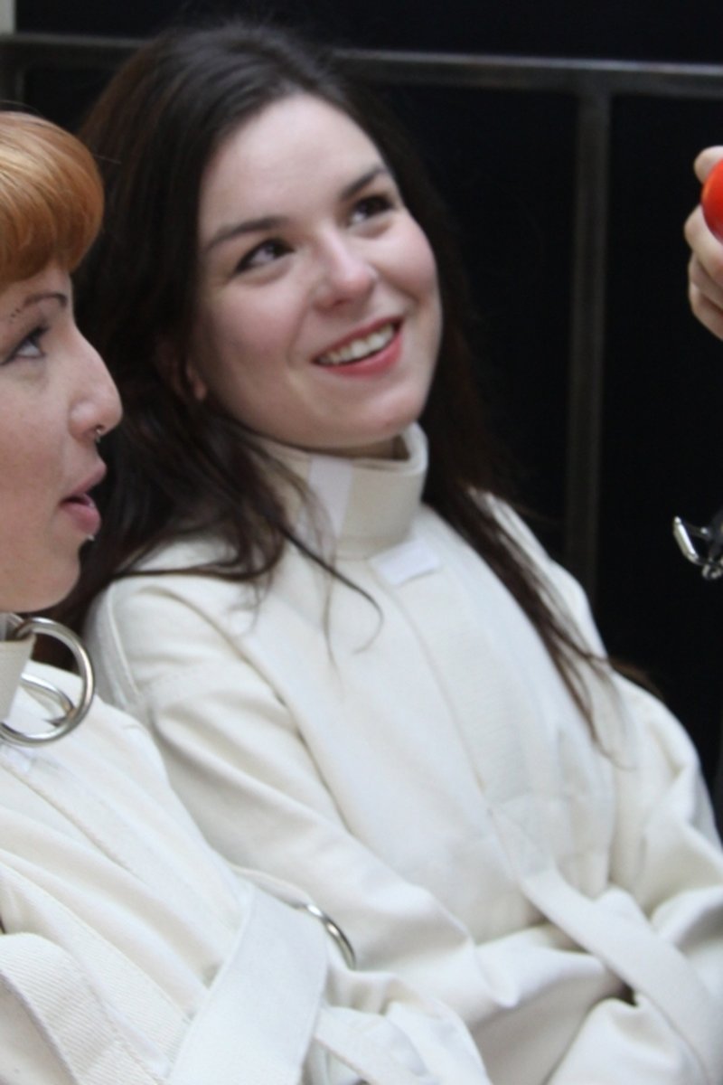 Straitjacket Therapy - Screenshot 1 of 4 - Escape Challenge
