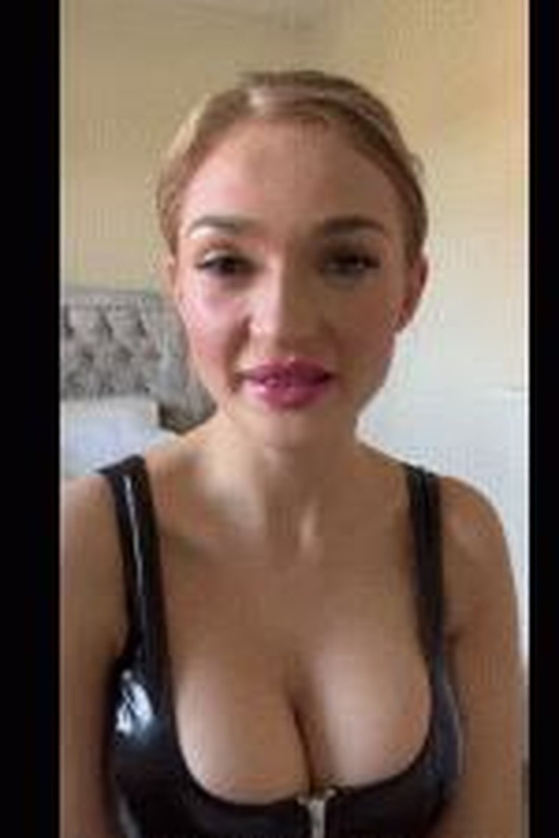 Good Sissy Bitch - Screenshot 1 of 4 - Femdom