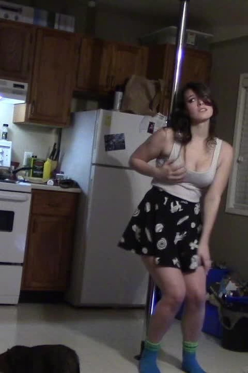 Caught Dirty Dancing - Screenshot 1 of 4 - Blackmail