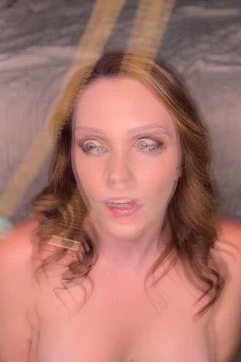 TP-yourvidsnadiakay-entrancing-your-step-mom