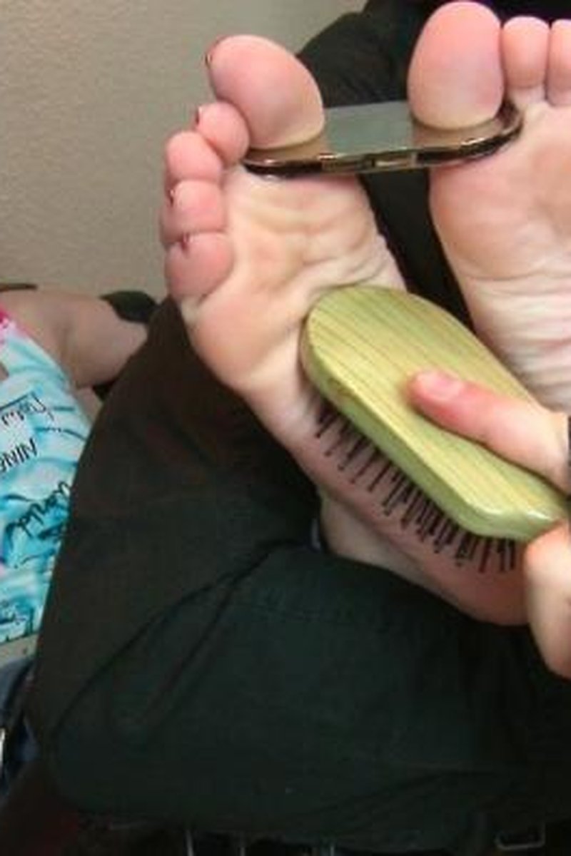Sadistic Foot Tickling - Screenshot 1 of 4 - Pinwheel