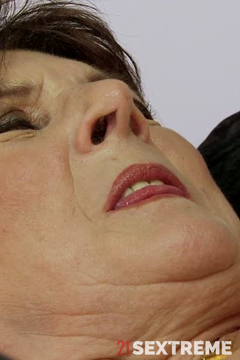 Screaming O - Screenshot 1 of 4 - Blowjob