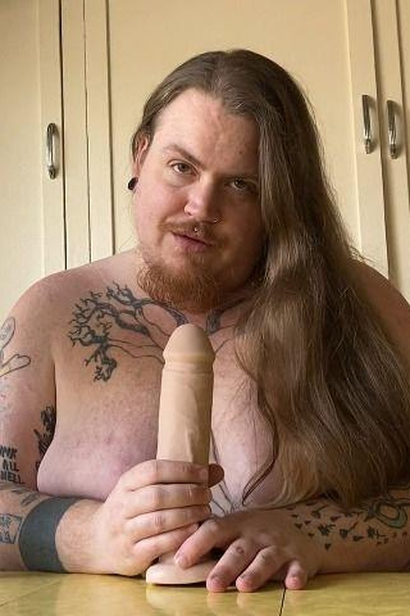 Kitchen Table Titty Fuck - Screenshot 1 of 4 - Amateur