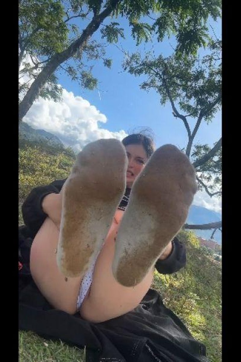 Dirty Socks Pee - Screenshot 1 of 4 - Big Tits