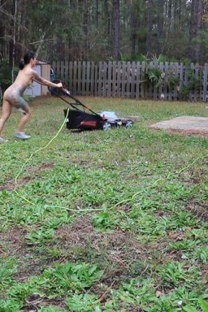 TP-manyvidsasiankoreangirl-korean-milf-naked-lawn-mowing-voyeur