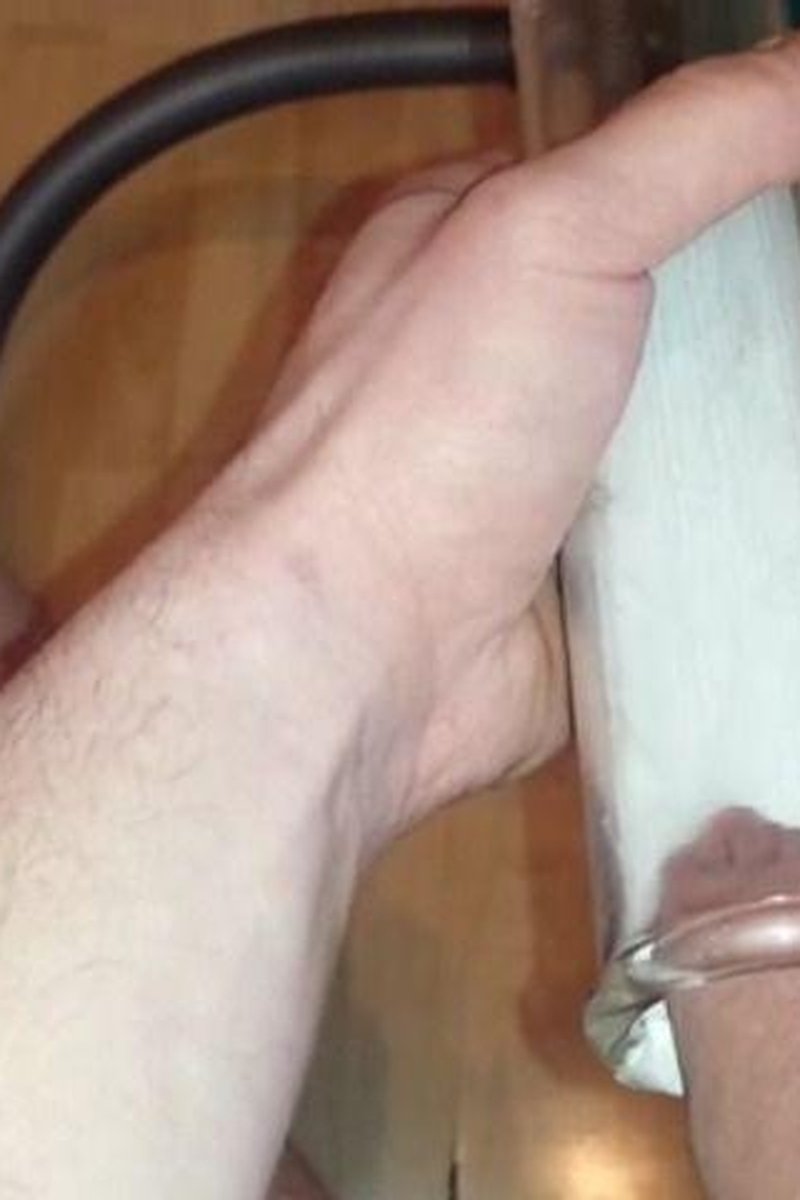 Vacuuming My Golden Juice - Screenshot 1 of 4 - Golden Shower