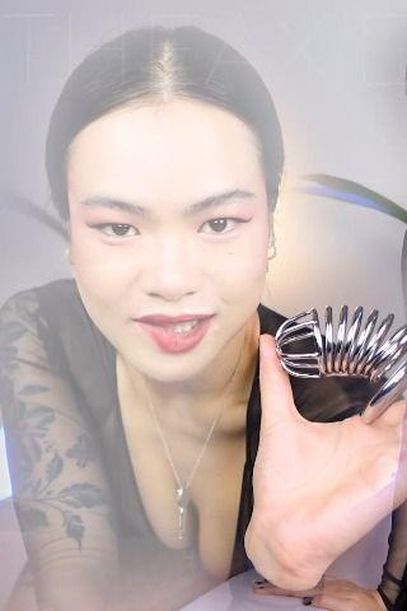 Intro To Locktober - Screenshot 1 of 4 - Asian