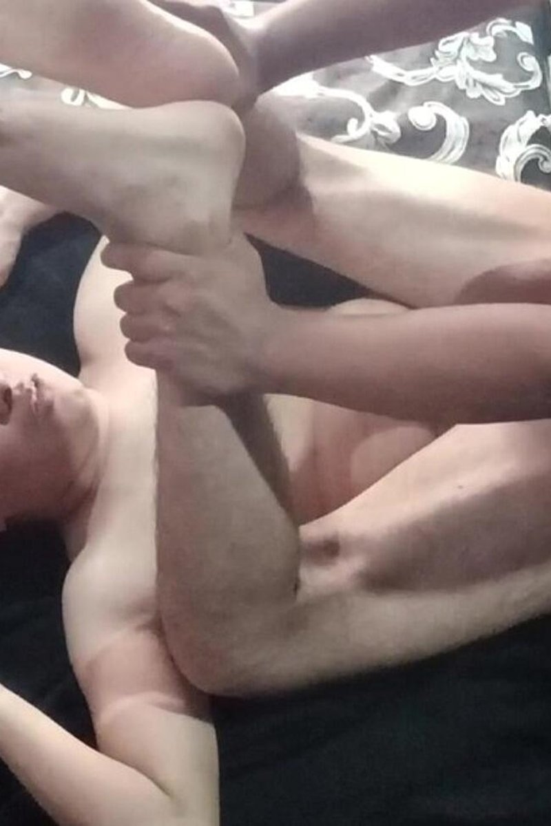 June Session - Screenshot 1 of 4 - Gay